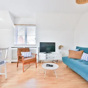 Stayright 2 Bed Beach House With Private Parking- Next To Beach And Jackson Bay Barry